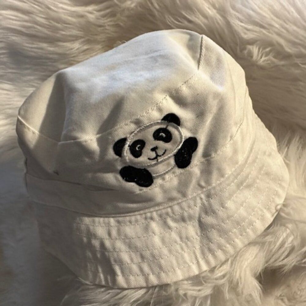 White / Black Panda Reversible Bucket Hat   6094  NWT Boutique